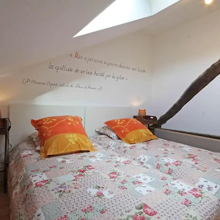 Apartment Cosy Au-dessus D'un Cafe Litteraire Avec Jardin Et Location De Velos, Proche De Conde-en-normandie - Fr-1-497-93 *