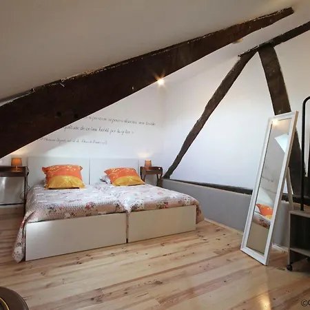 Apartment Sejour Litteraire En Suisse Normande Avec Wifi - Fr-1-497-93 Segrie-Fontaine